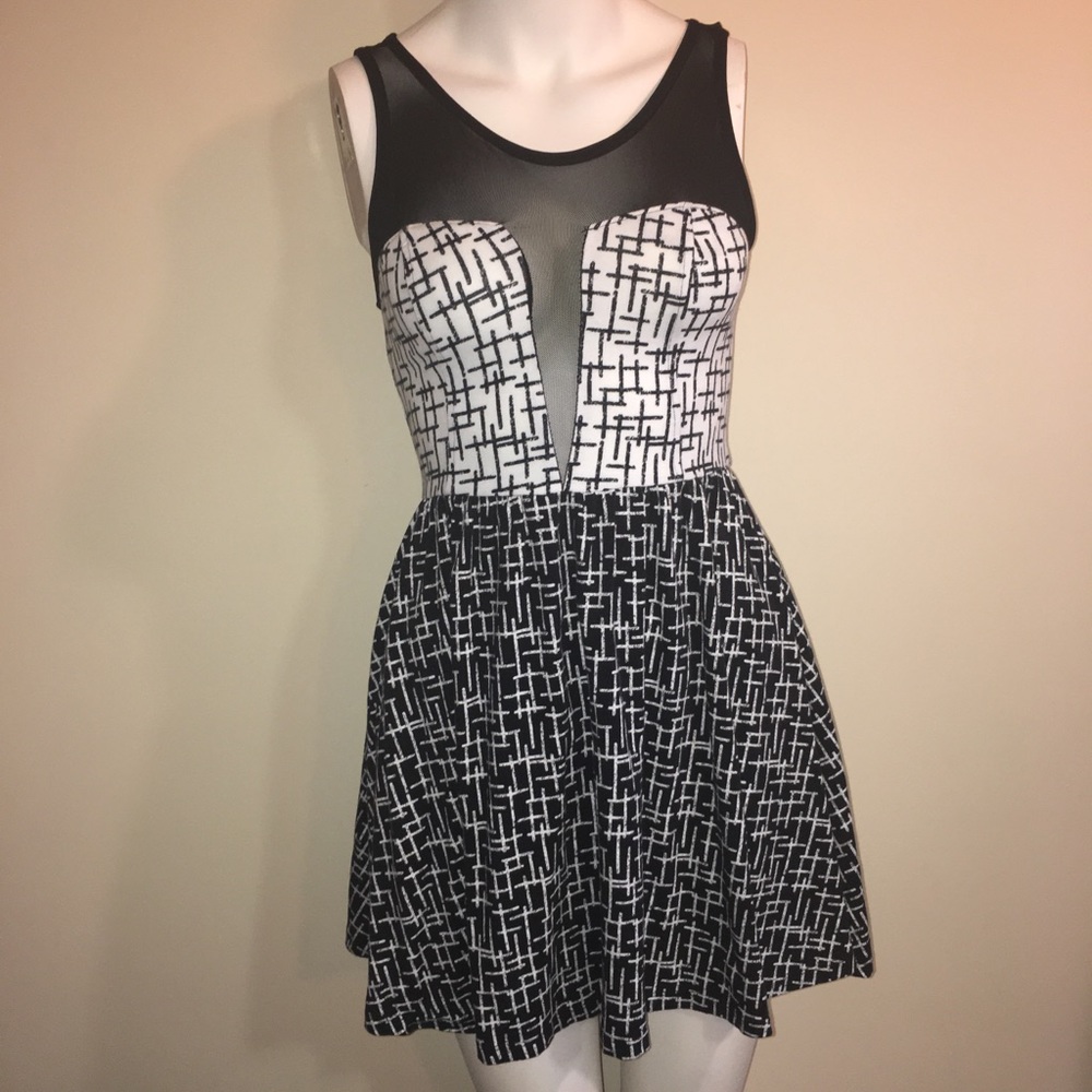 Black and white dress. Size medium